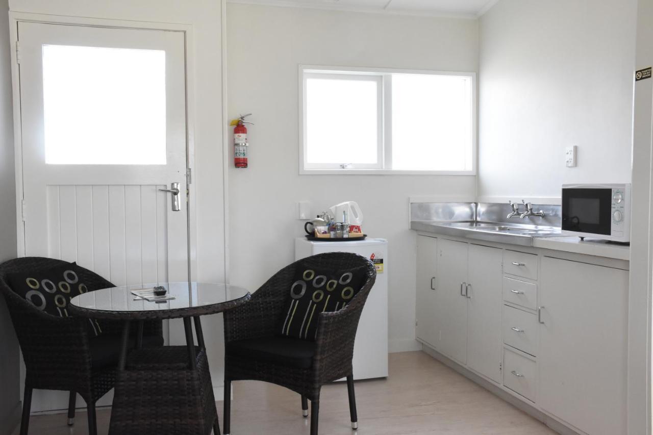 Featherston Motels And Camping Esterno foto